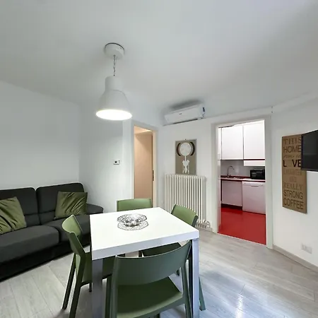 Paloma Center Town Apartment *